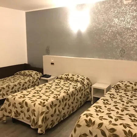 Hotel Holiday- Finestrella