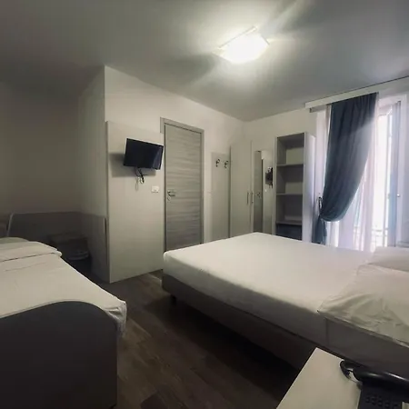 Holiday- Finestrella Bolonha