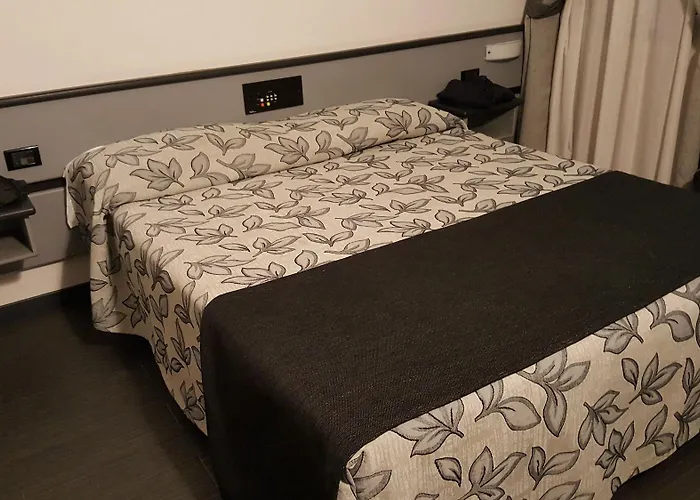 Holiday- Finestrella