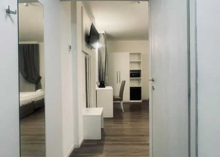 Holiday- Finestrella 3*